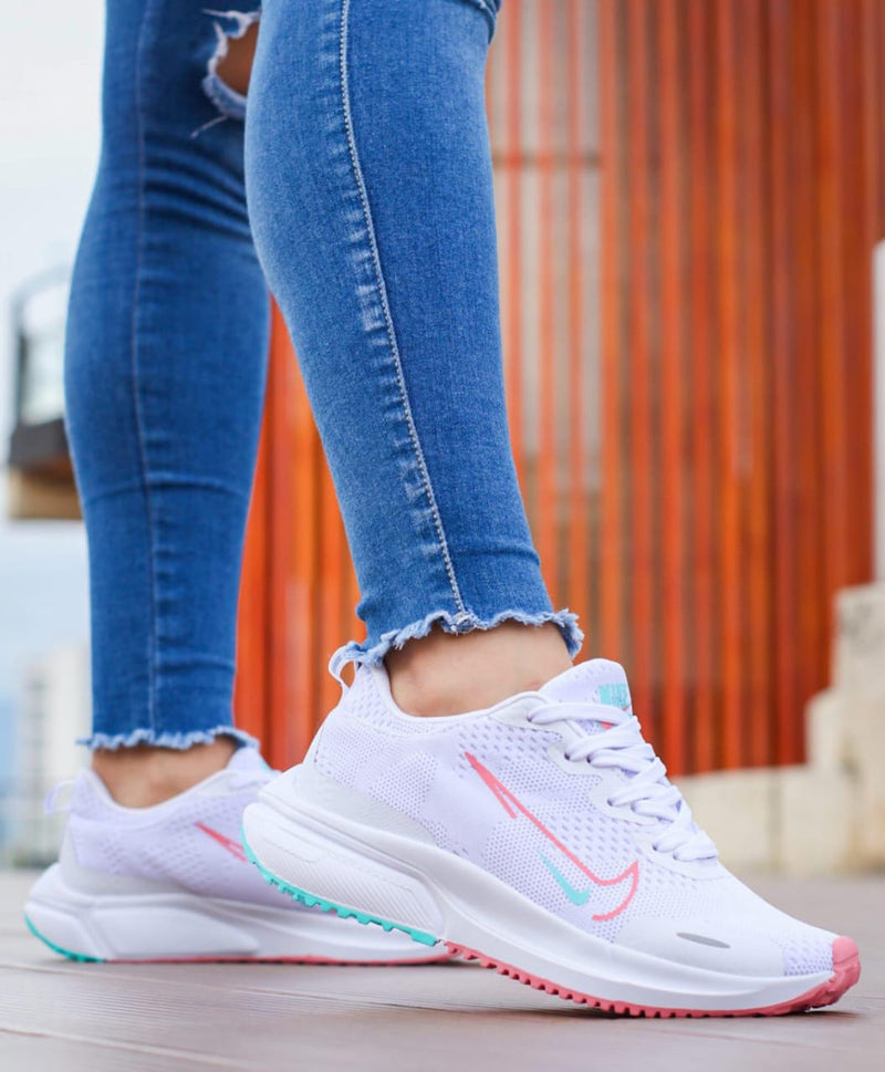 NIKE DAMA 711